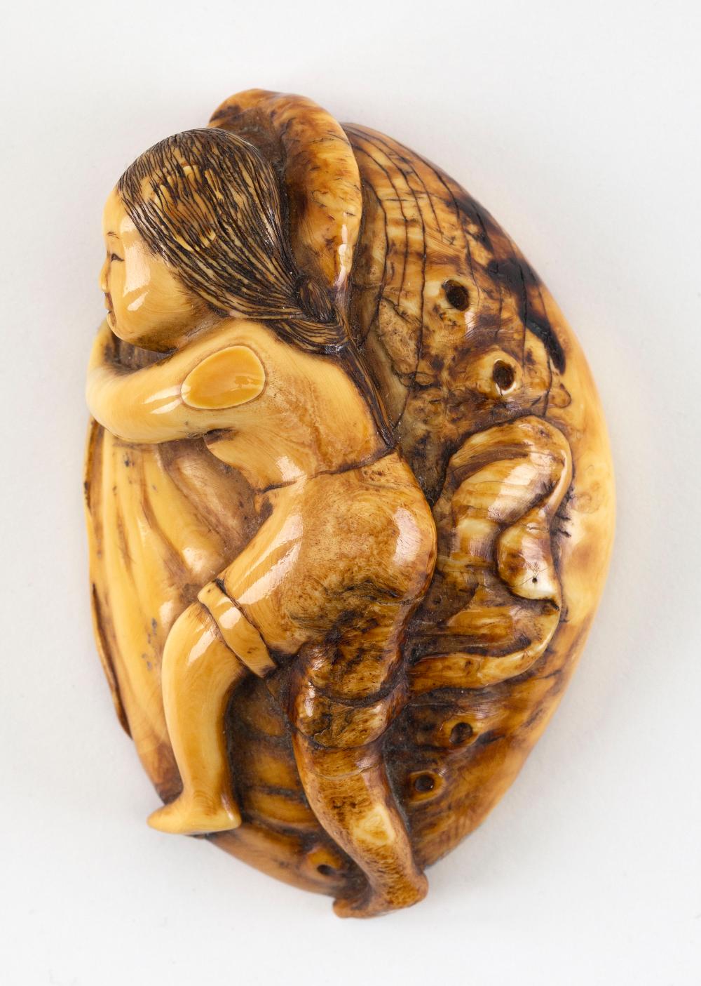 JAPANESE CARVED IVORY NETSUKE EARLY