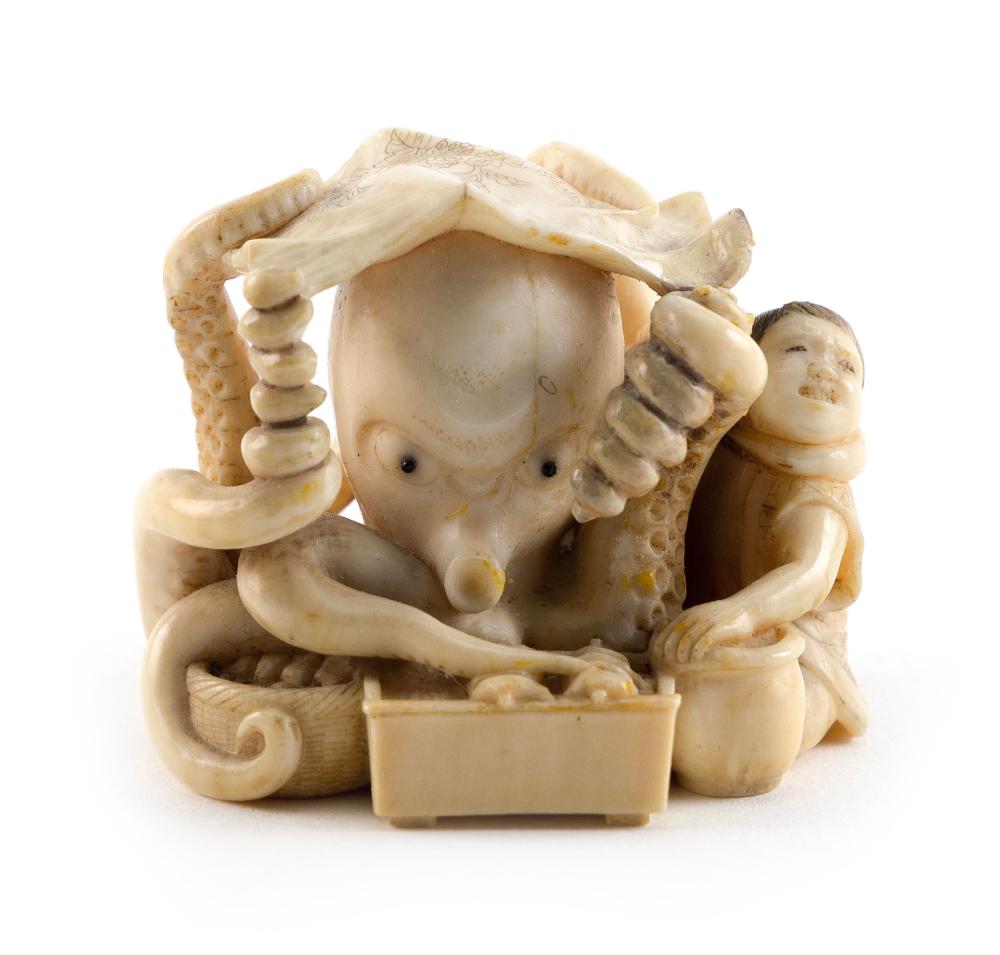 JAPANESE CARVED IVORY NETSUKE BY 3512c0