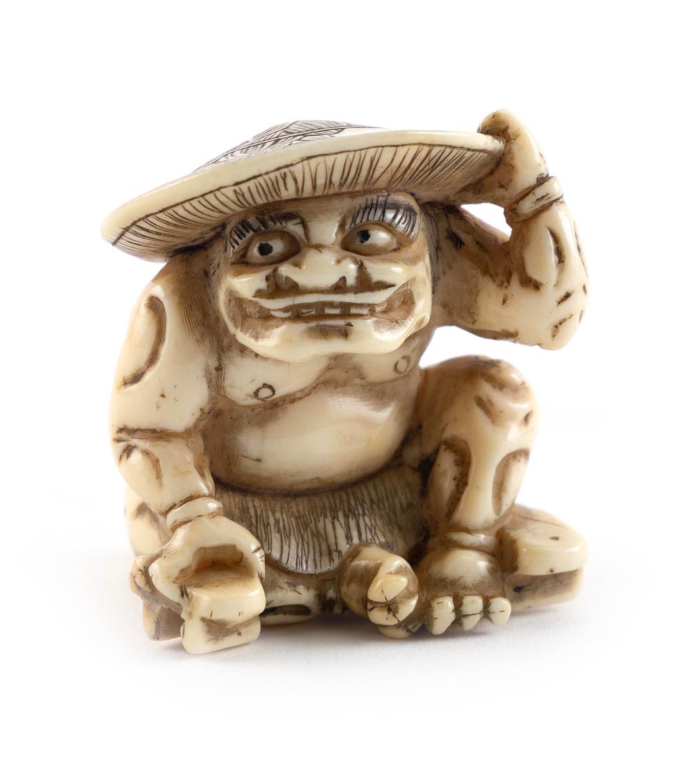 JAPANESE CARVED IVORY NETSUKE 18TH 3512b8