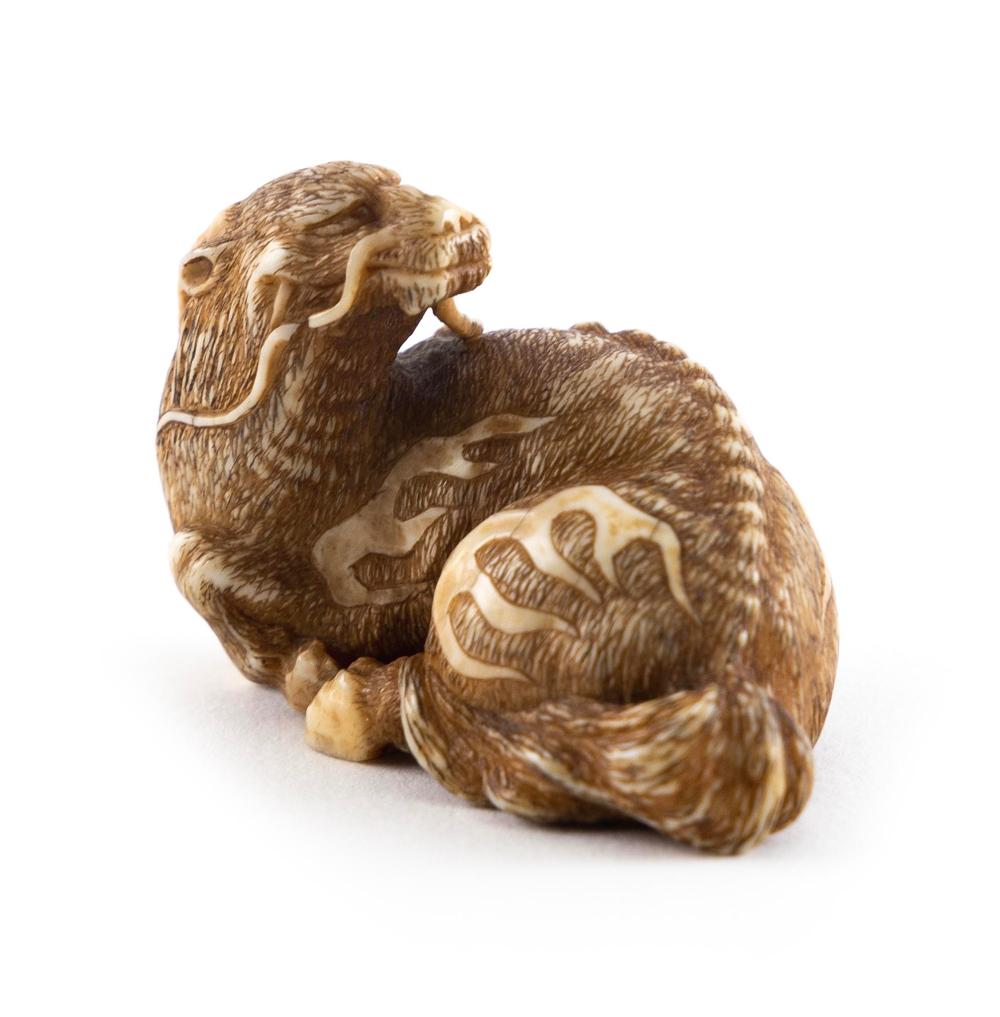 JAPANESE CARVED IVORY NETSUKE BY 3512c3