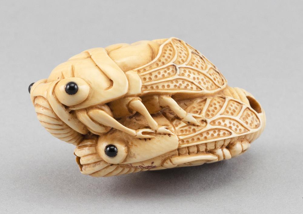 JAPANESE CARVED IVORY NETSUKE BY 3512d3