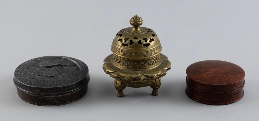 THREE SMALL ASIAN OBJECTS 19TH 20TH 351350