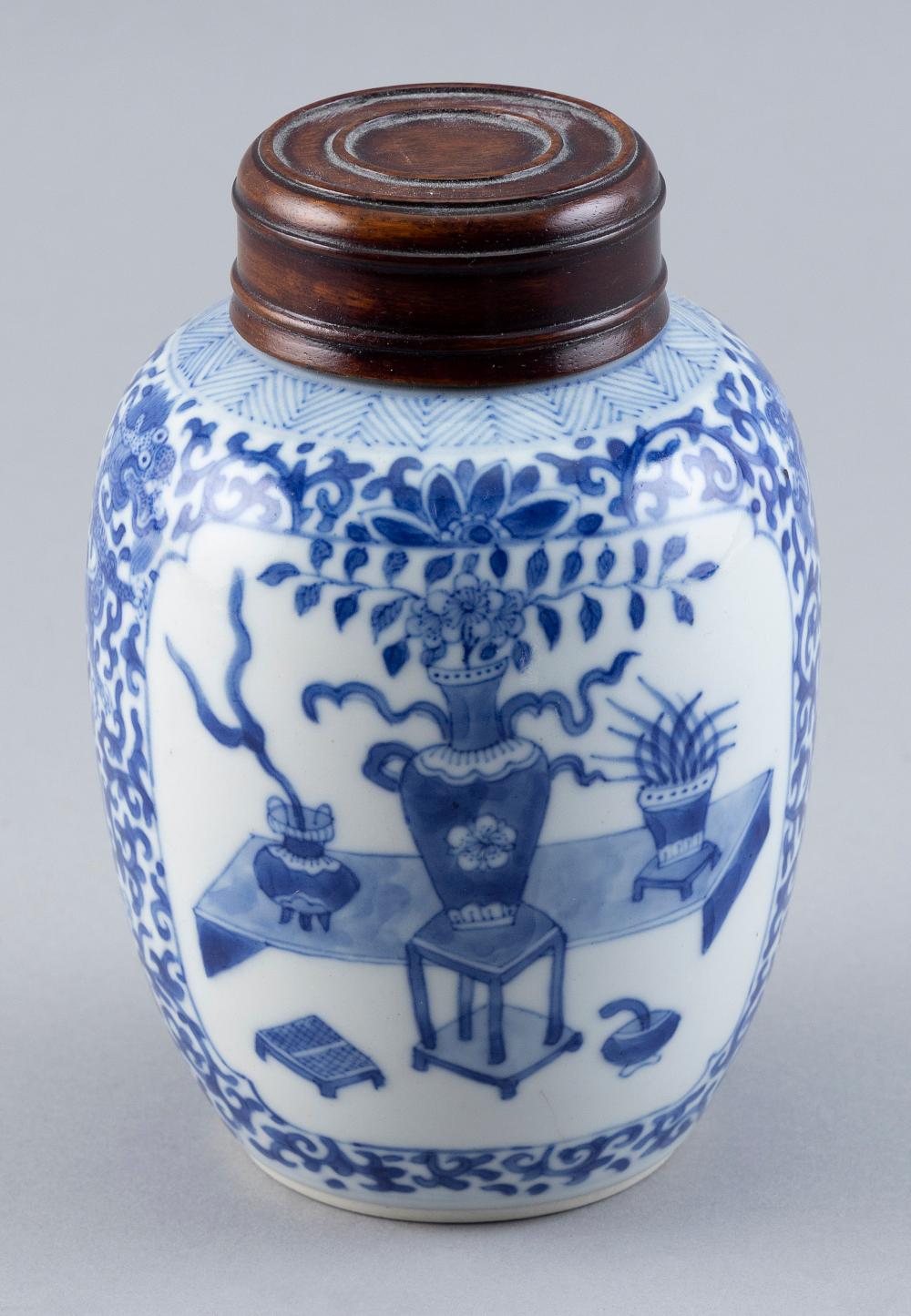 CHINESE BLUE AND WHITE PORCELAIN 351376