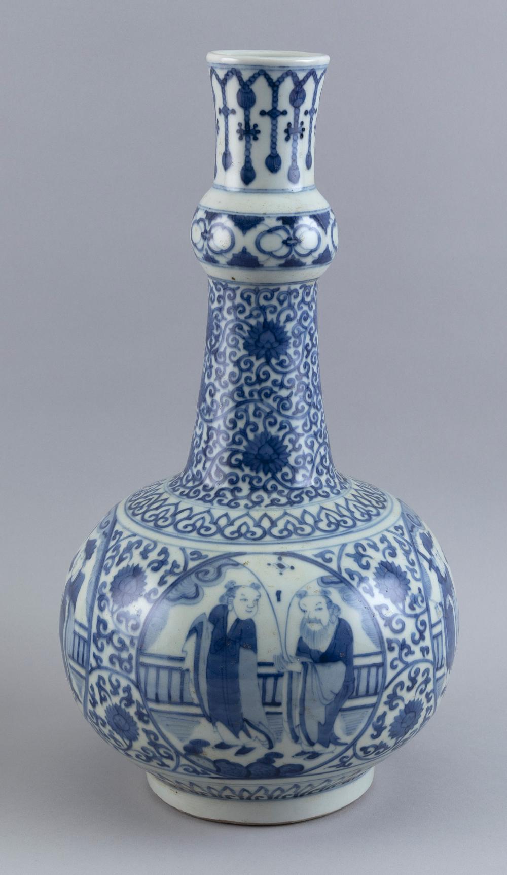 CHINESE BLUE AND WHITE PORCELAIN 35138d