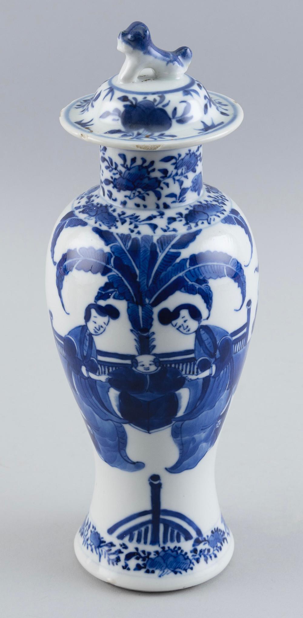 CHINESE BLUE AND WHITE PORCELAIN 3513b8