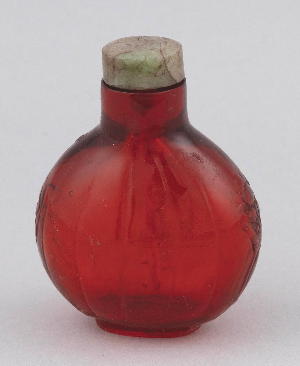 CHINESE RUBY GLASS SNUFF BOTTLE 3513e9