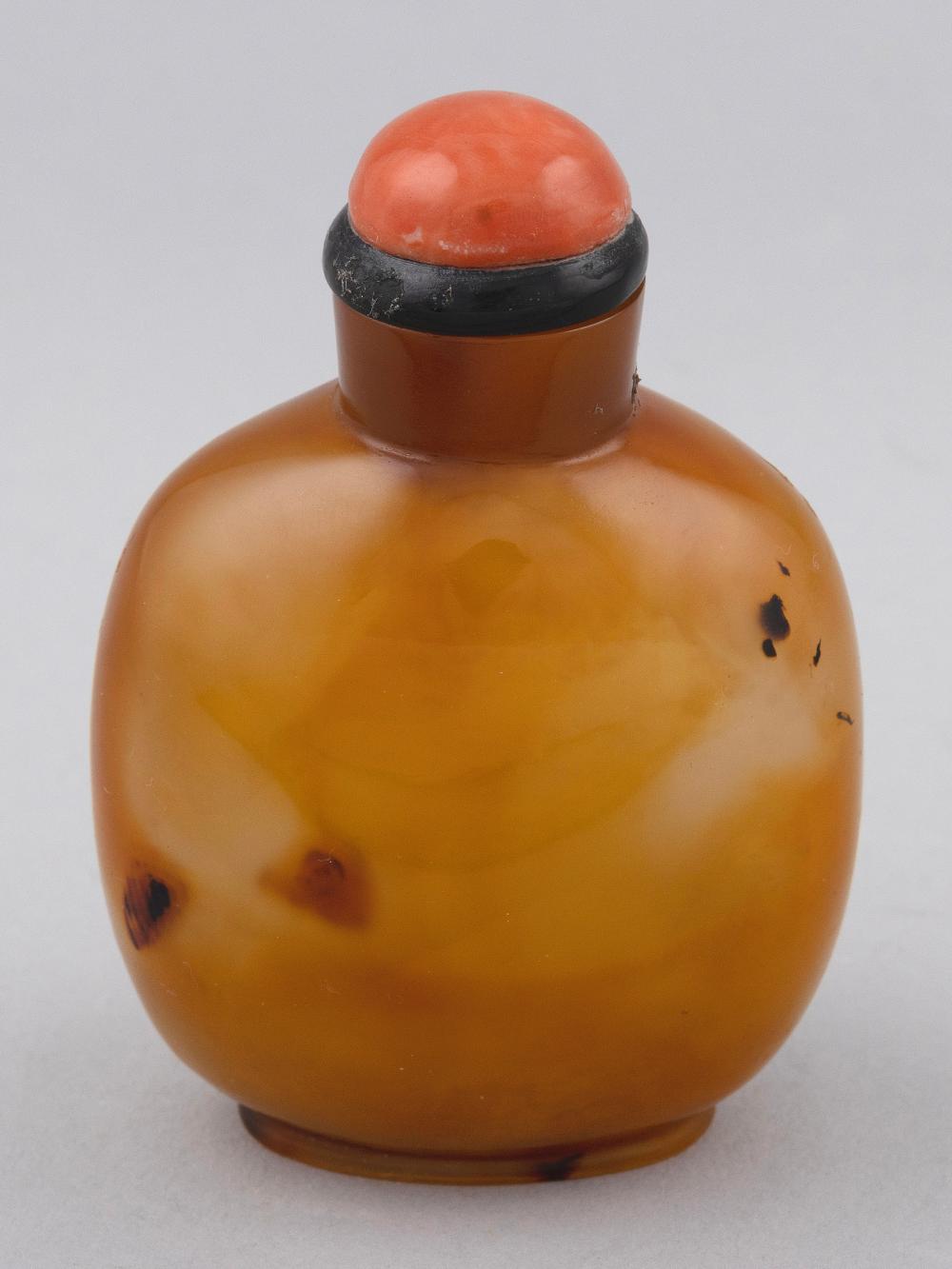 CHINESE FLOATER AGATE SNUFF BOTTLE 3513e4