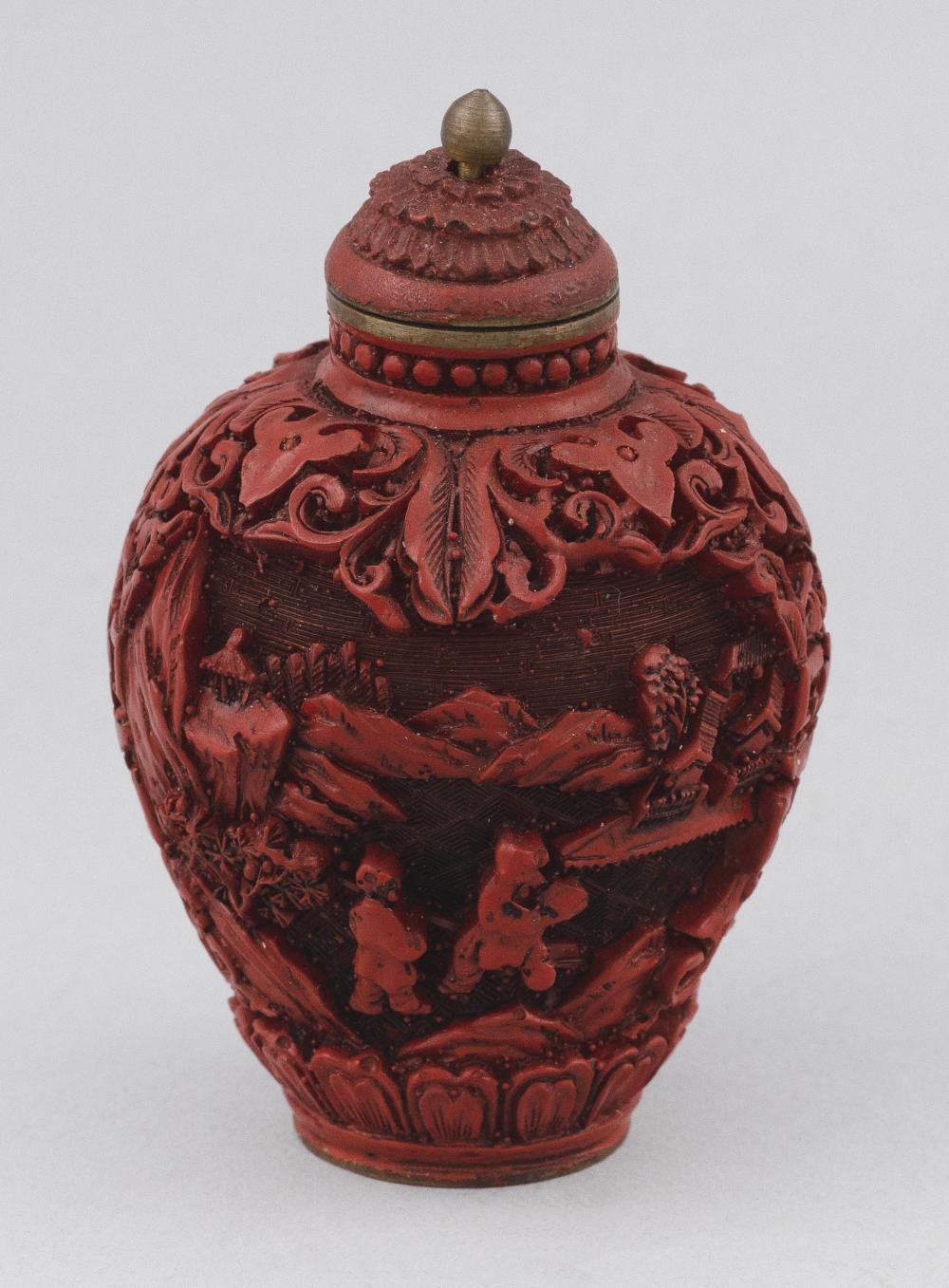 CHINESE CARVED CINNABAR SNUFF BOTTLE