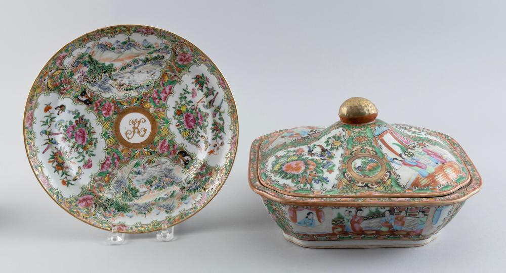 TWO PIECES OF CHINESE EXPORT PORCELAIN
