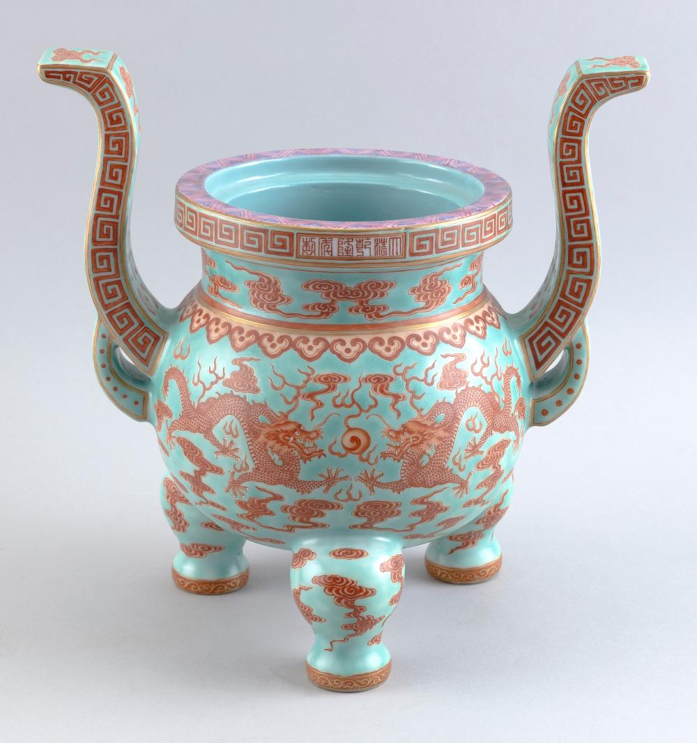 CHINESE POLYCHROME PORCELAIN CENSER 3514a4