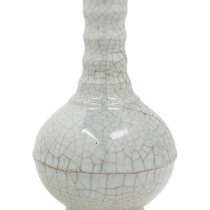 A Chinese Ge Type Porcelain Bottle 3514d9