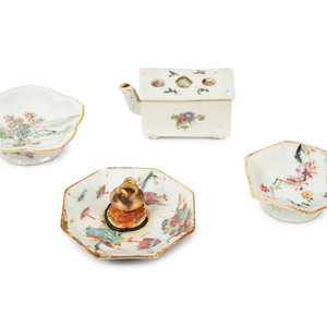 Four Chinese Famille Rose Porcelain 3514fb