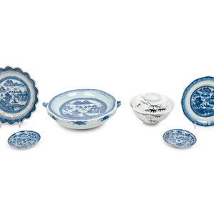 Six Chinese Porcelain Wares comprising 351541