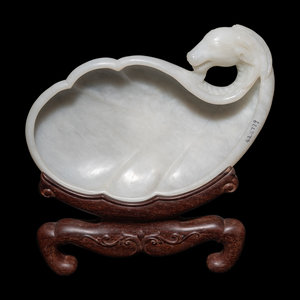 A Chinese White Jade Ram s Head  35157a