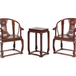 A Pair of Chinese Huanghuali Chair 3516a6
