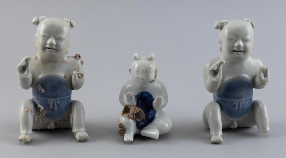 THREE CHINESE BLUE AND WHITE PORCELAIN