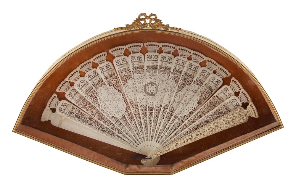 CHINESE CARVED AND PIERCED IVORY FAN