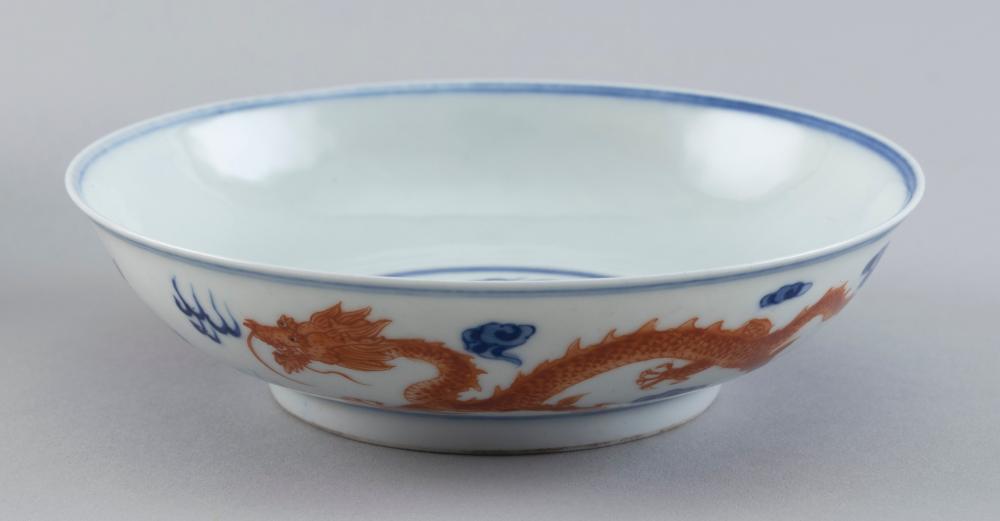 CHINESE BLUE RED AND WHITE PORCELAIN 351884