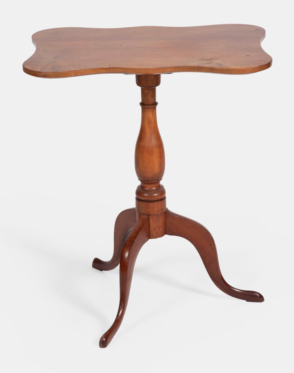 QUEEN ANNE CANDLESTAND CONNECTICUT  34f346