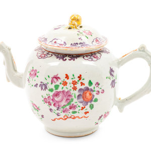 A Chinese Export Porcelain Teapot
18th/19th