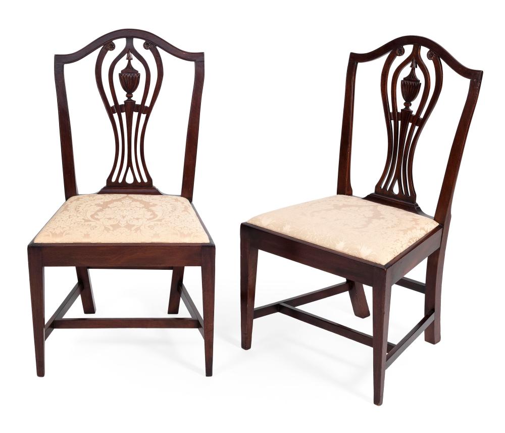 PAIR OF HEPPLEWHITE SIDE CHAIRS 34f54b