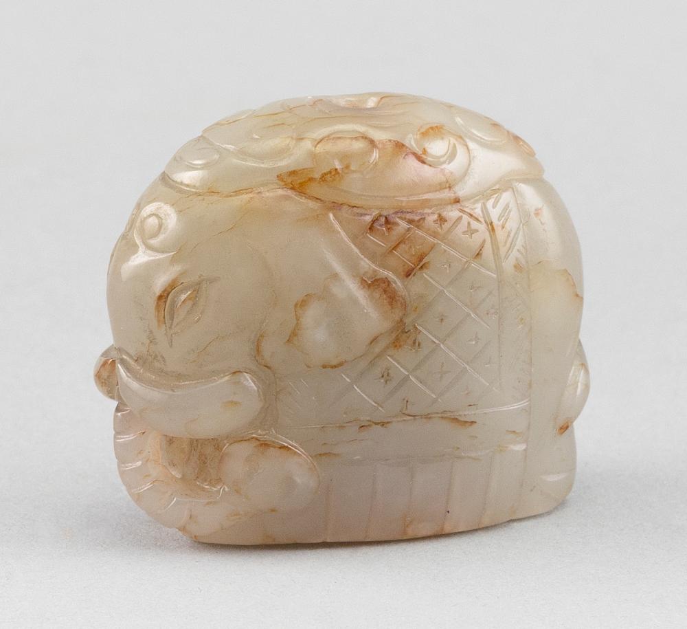 CHINESE CARVED WHITE JADE FINIAL 34f651