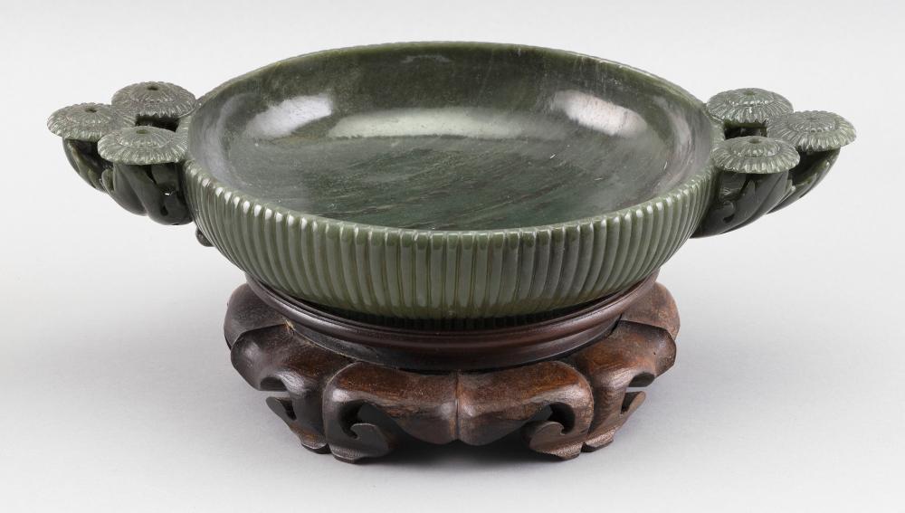 CHINESE CARVED GREEN HARDSTONE 34f66d