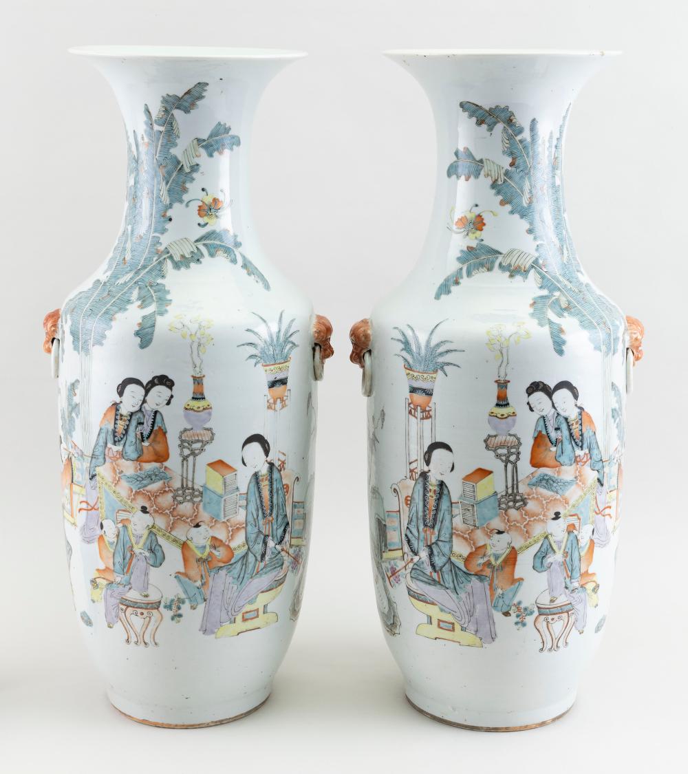 PAIR OF CHINESE FAMILLE ROSE PORCELAIN 34f6a3