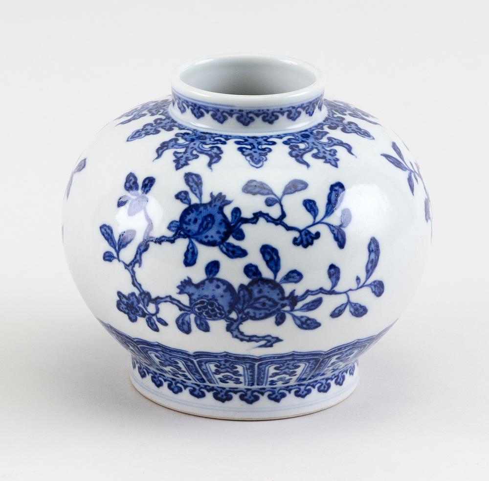 CHINESE BLUE AND WHITE PORCELAIN 34f6cb