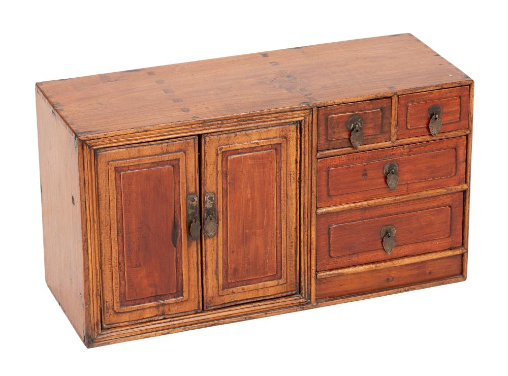 SMALL CHINESE CHEST LATE 19TH EARLY 34f6ea