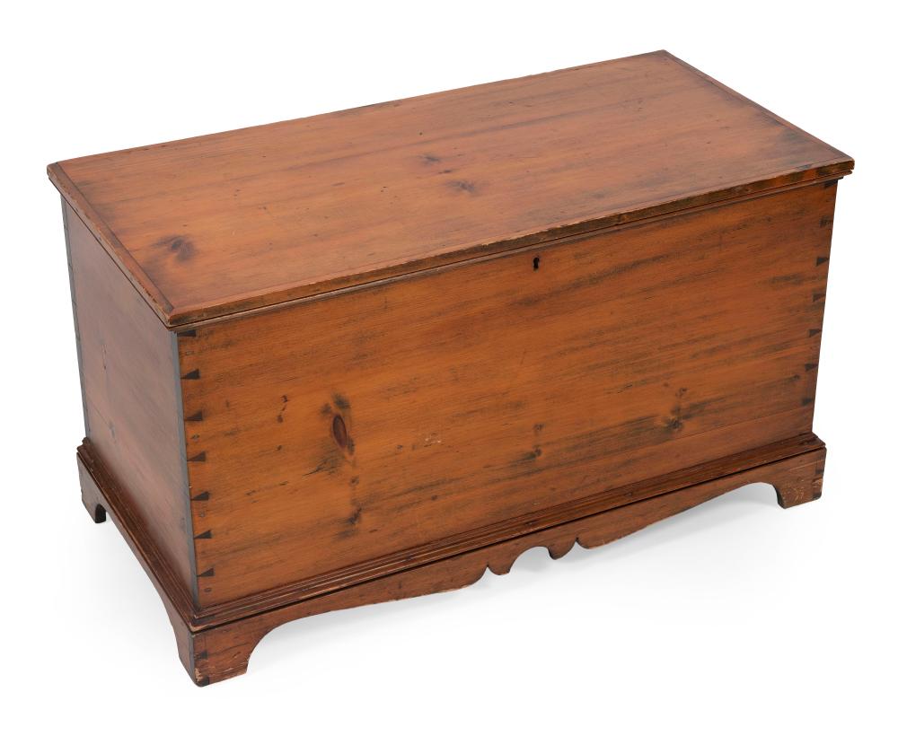LIFT-TOP BLANKET CHEST 19TH CENTURY