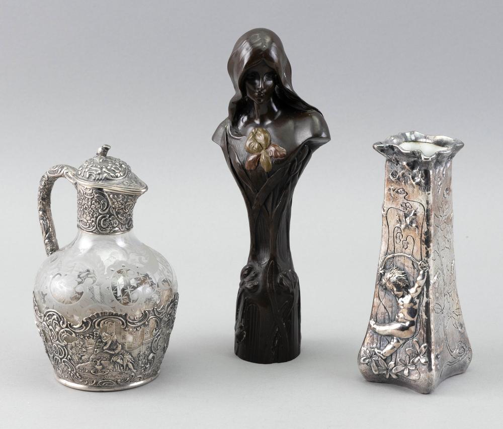 THREE EUROPEAN DECORATIVE OBJECTS