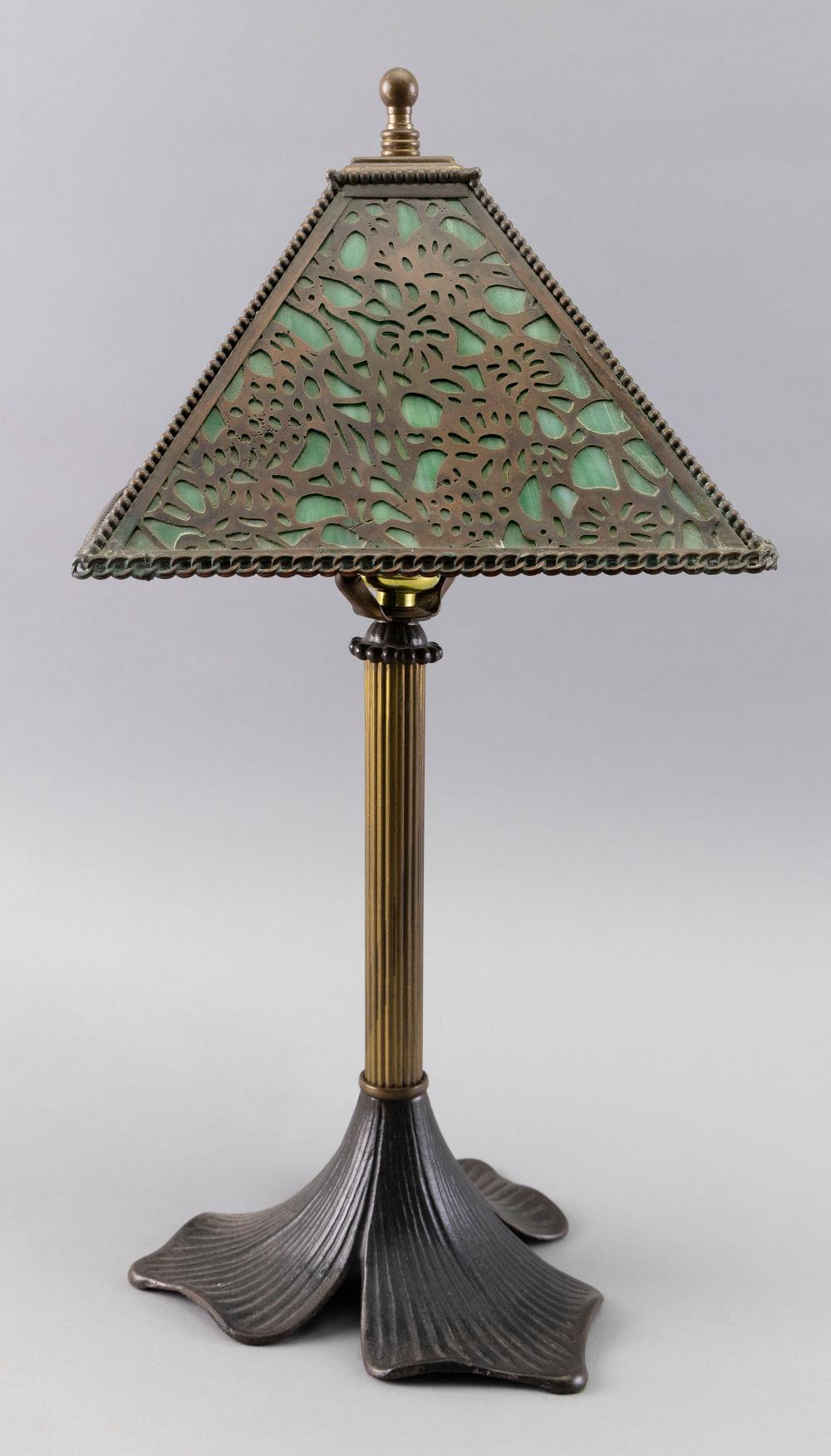 TIFFANY STYLE TABLE LAMP EARLY 34fad7