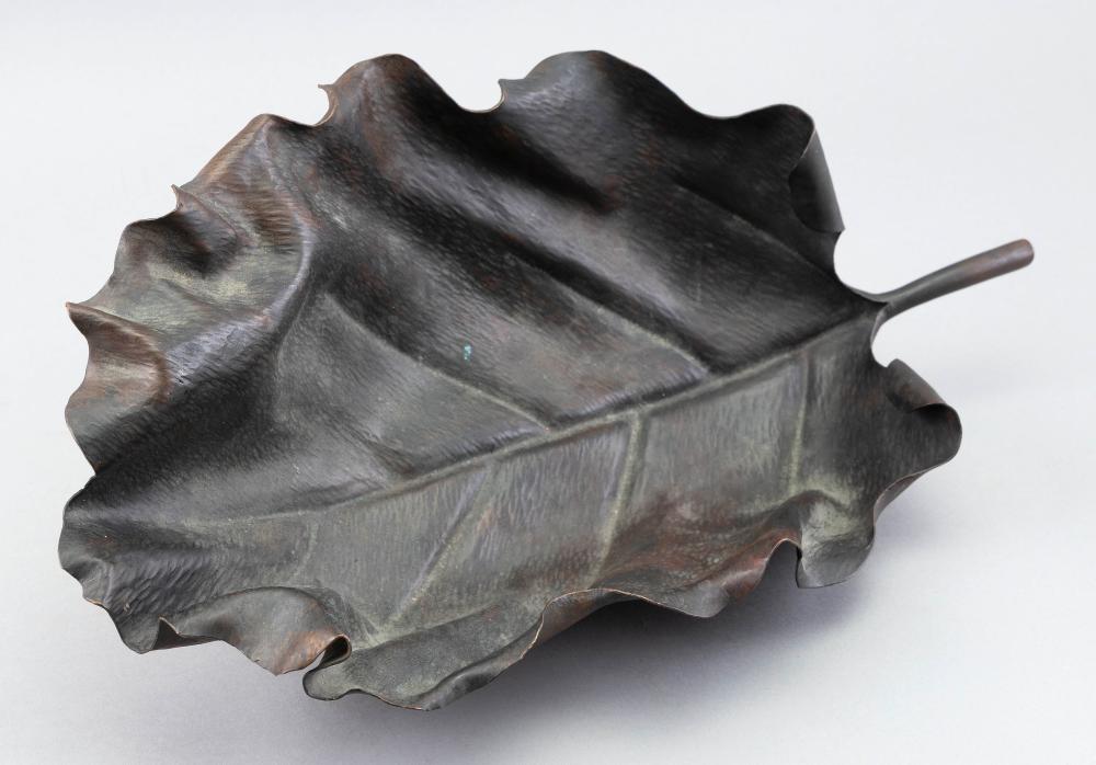 ROBERT KUO HAND-HAMMERED REPOUSSÉ