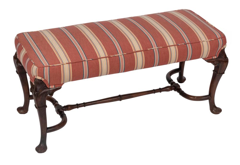 QUEEN ANNE STYLE UPHOLSTERED BENCH 34fc79
