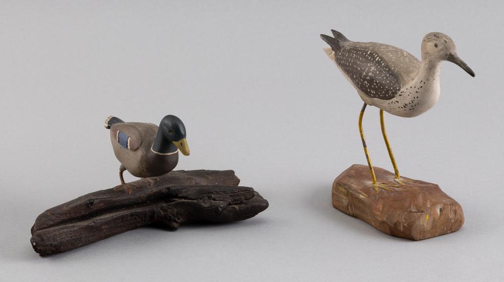 TWO MINIATURE BIRD CARVINGS FIRST 34fcc3
