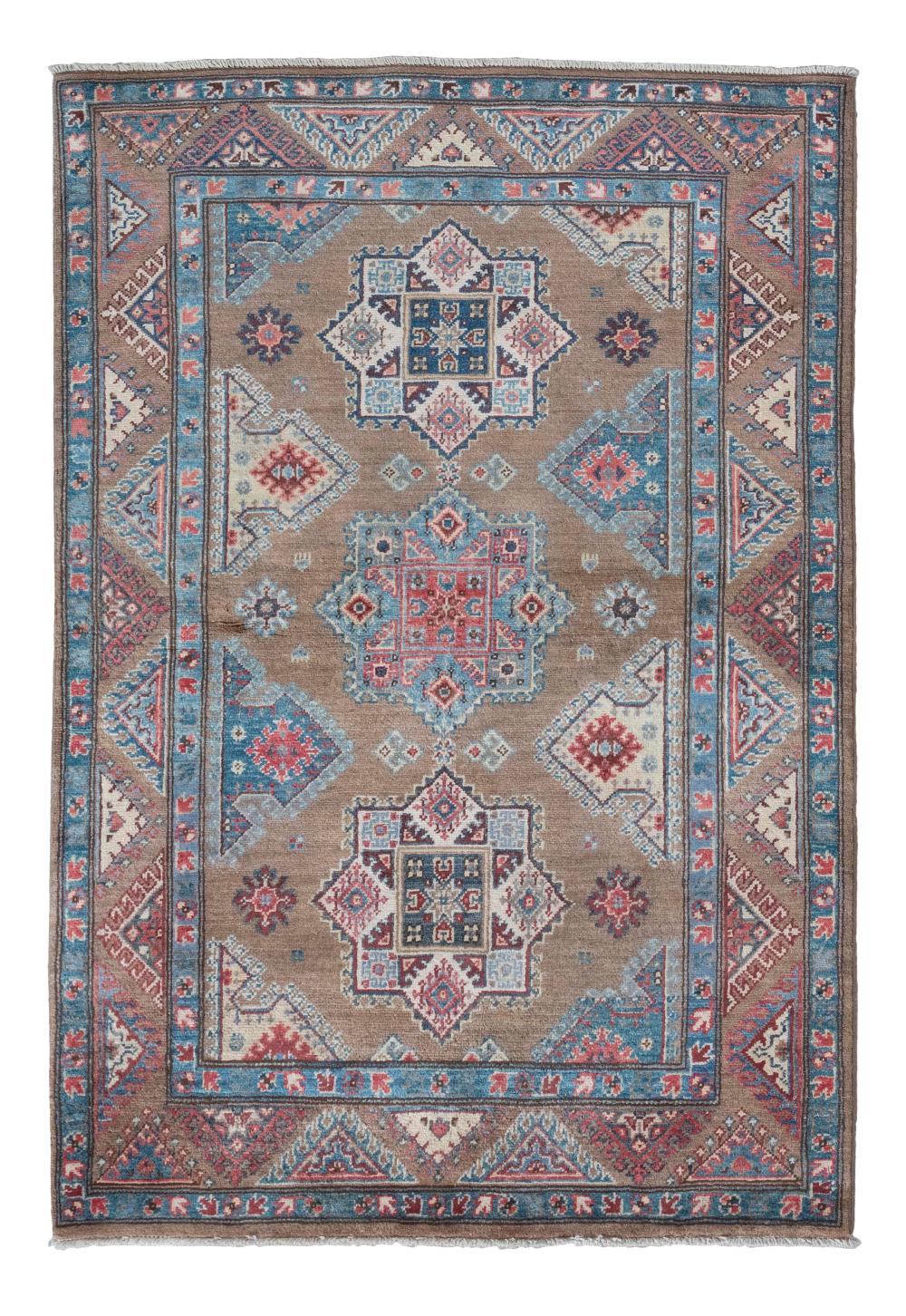 SHIRVAN DESIGN RUG 4 0 X 34ffd1