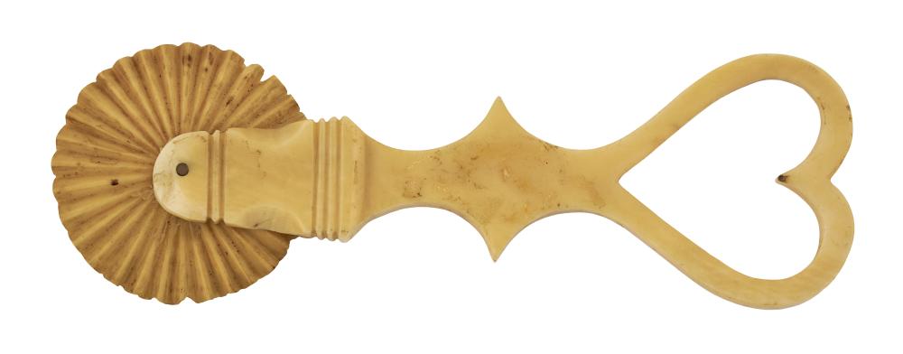 WHALE IVORY PIE CRIMPER WITH OPEN CARVED 3501e0