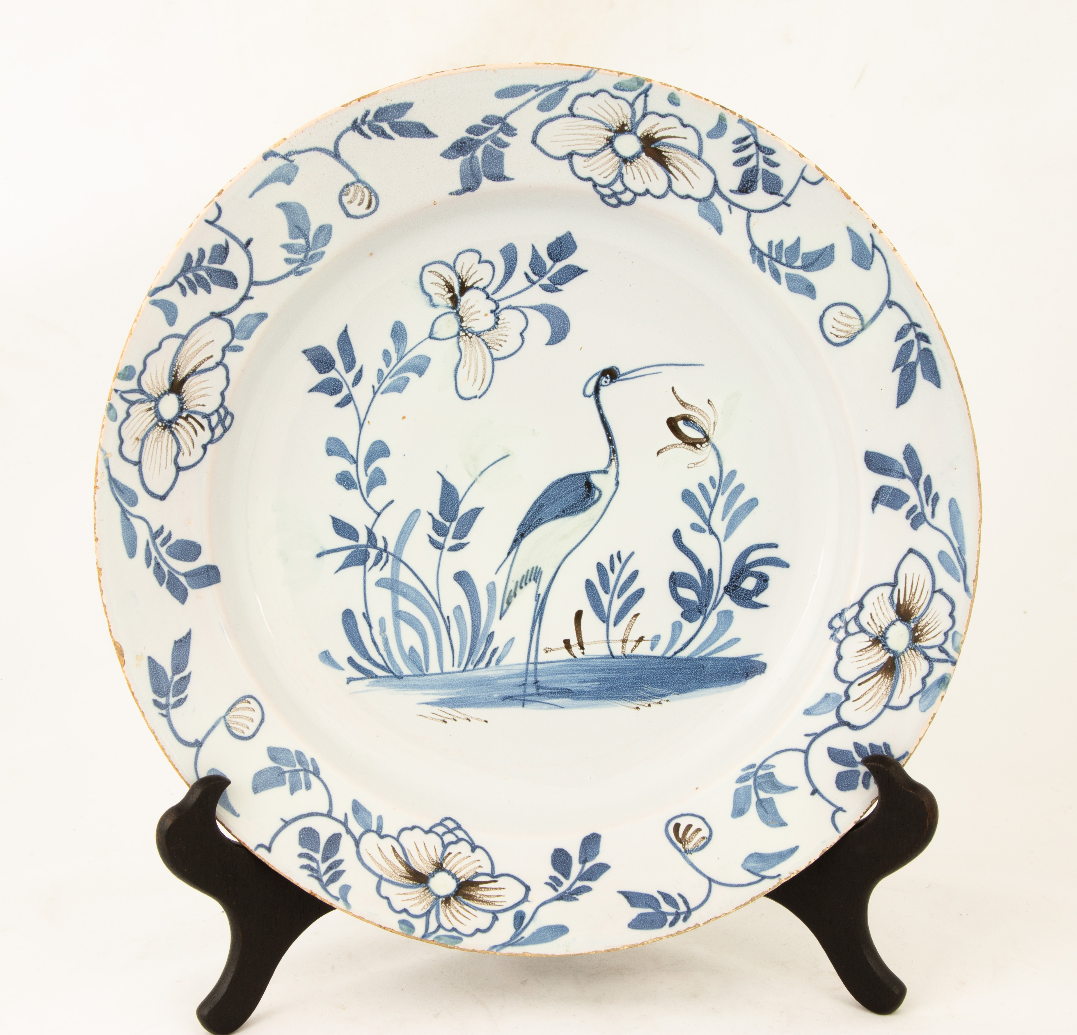 DELFT CHARGER WITH HERON 18th century.
