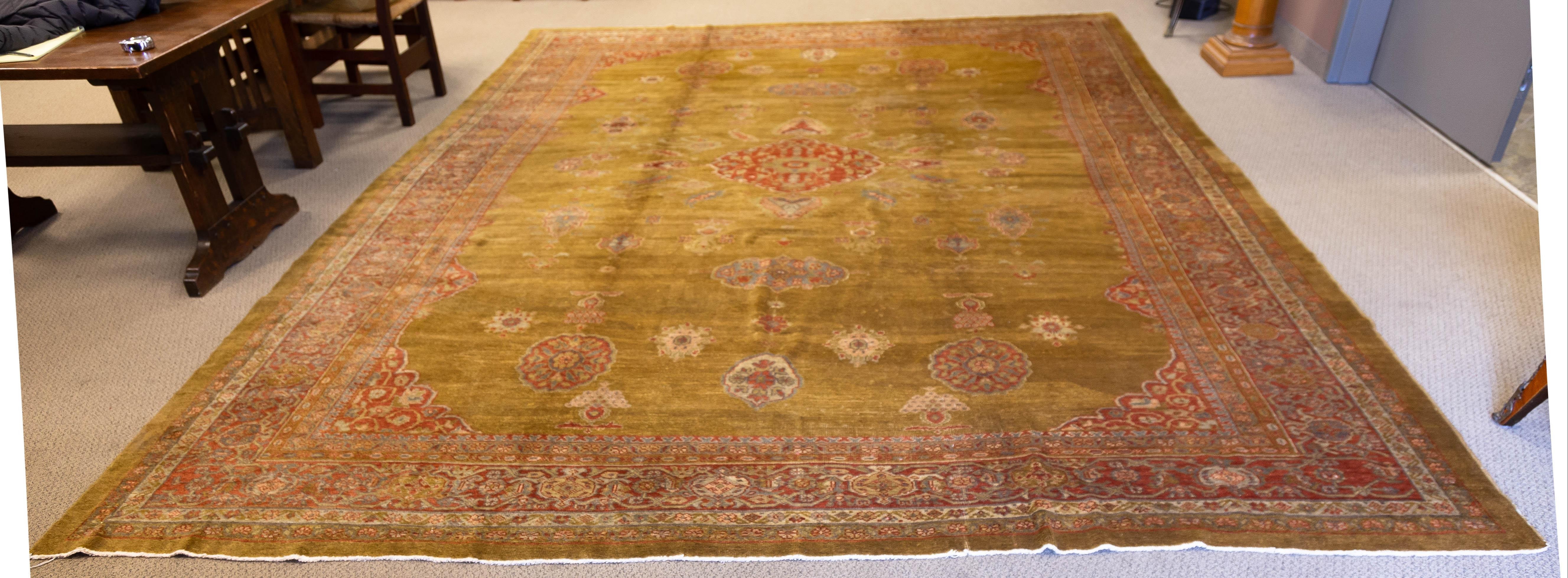SULTANABAD ORIENTAL RUG Early 20th