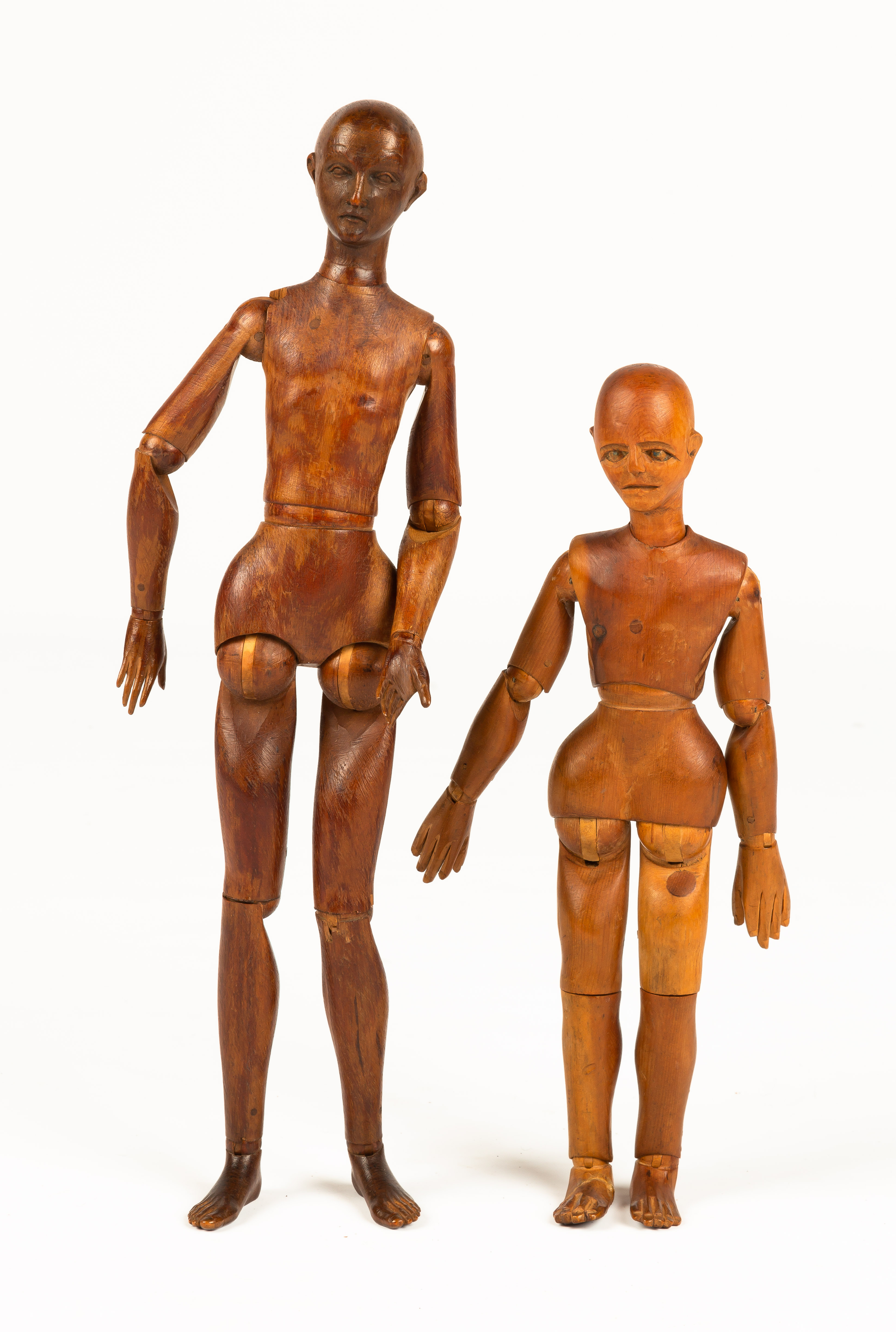 TWO RETICULATED ARTIST MODELS Two 3529e2