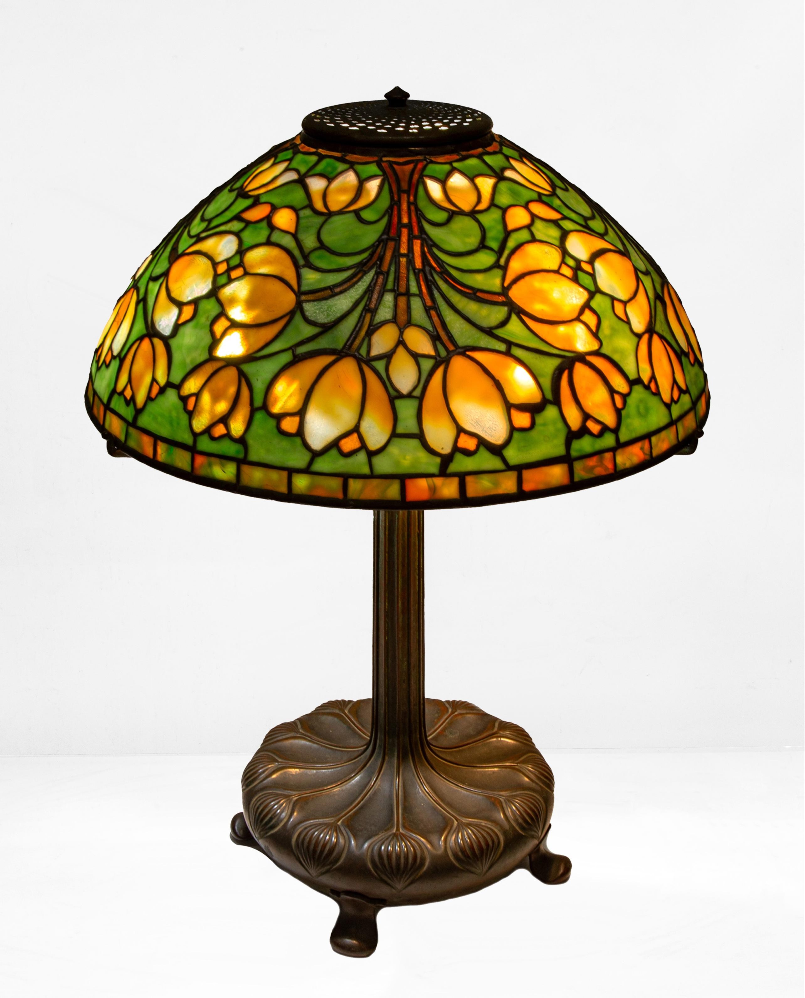 TIFFANY STUDIOS CROCUS TABLE 352b9e