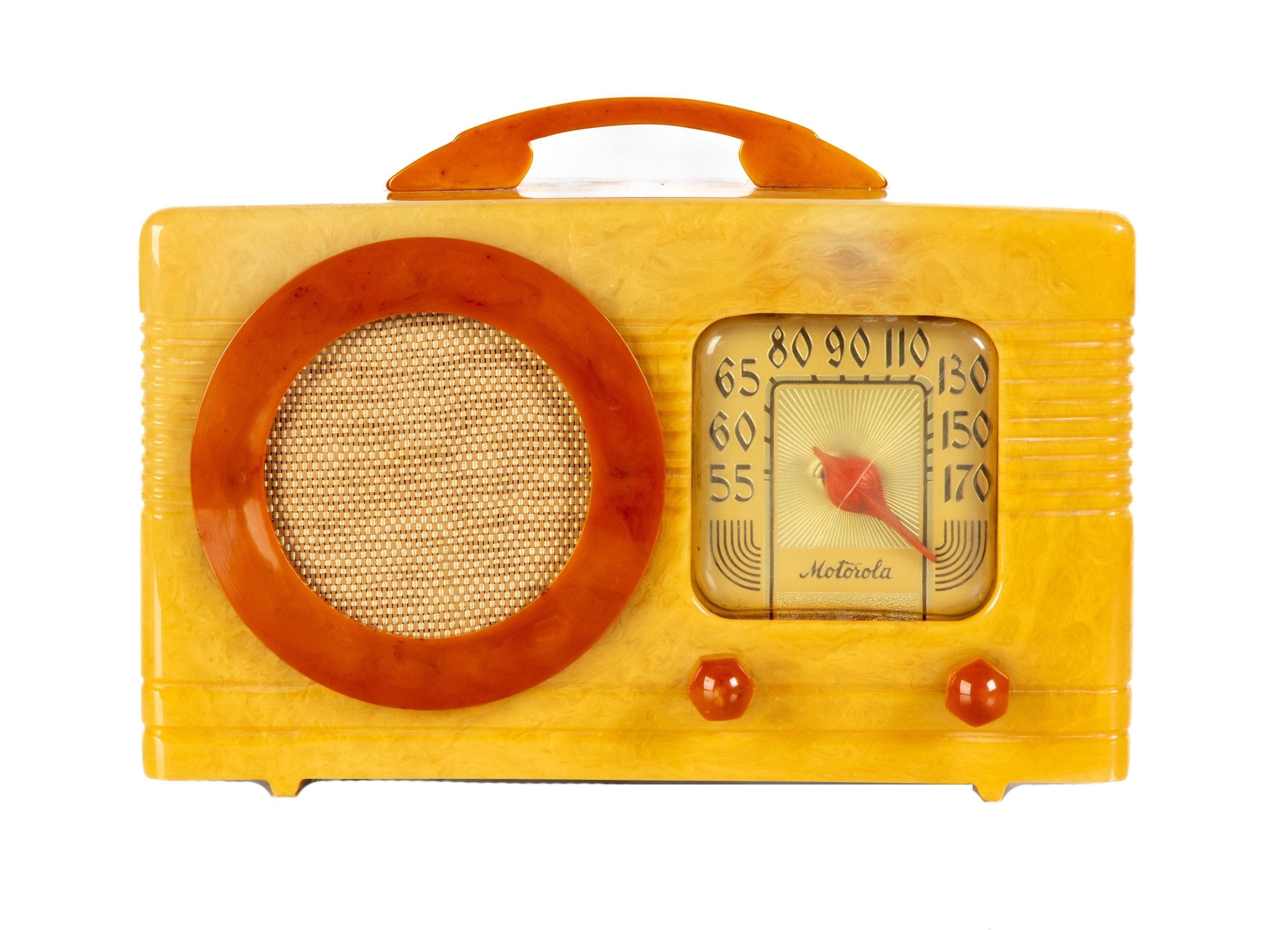 MOTOROLA 50X CATALIN RADIO IN YELLOW