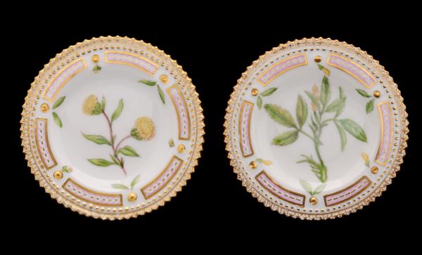 TWO ROYAL COPENHAGEN FLORA DANICA 352cad