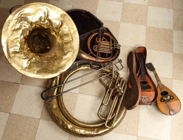 ANTIQUE SOUSAPHONE, FRENCH HORN,