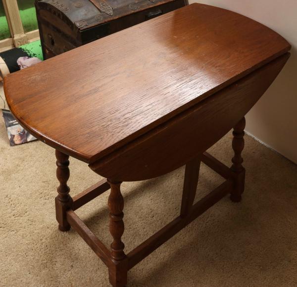 VINTAGE OAK BUTTERFLY TABLE WITH