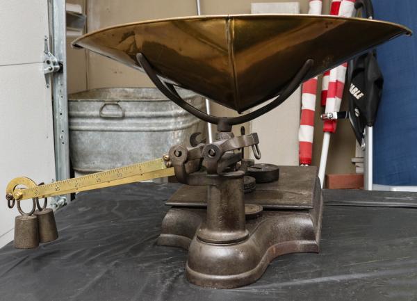 L & T FAIRBANKS CAST IRON SCALES