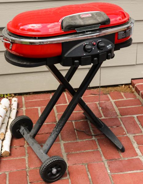 A COLEMAN 9949A PORTABLE GAS GRILLONSITE 352dfb