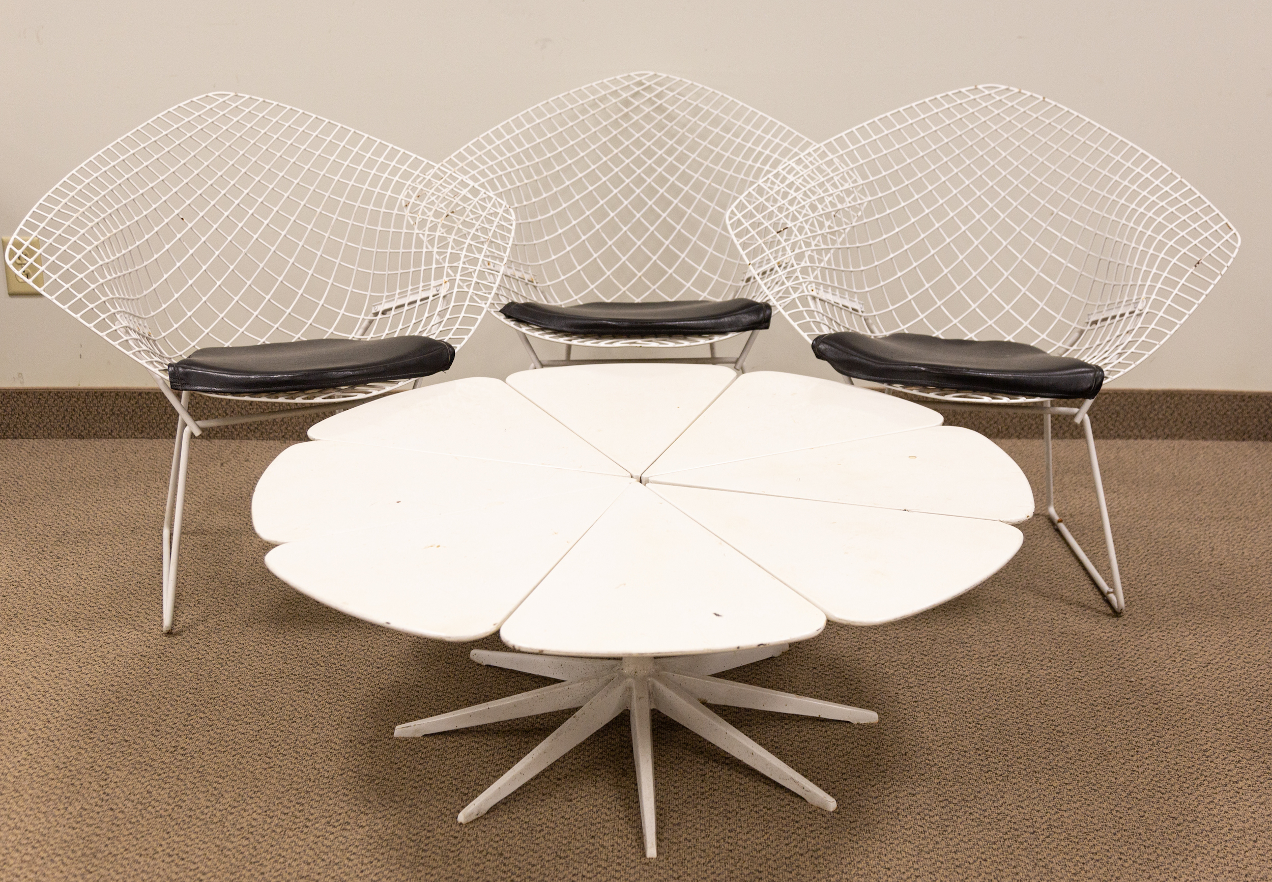  3 HARRY BERTOIA DIAMOND CHAIRS 352ee2