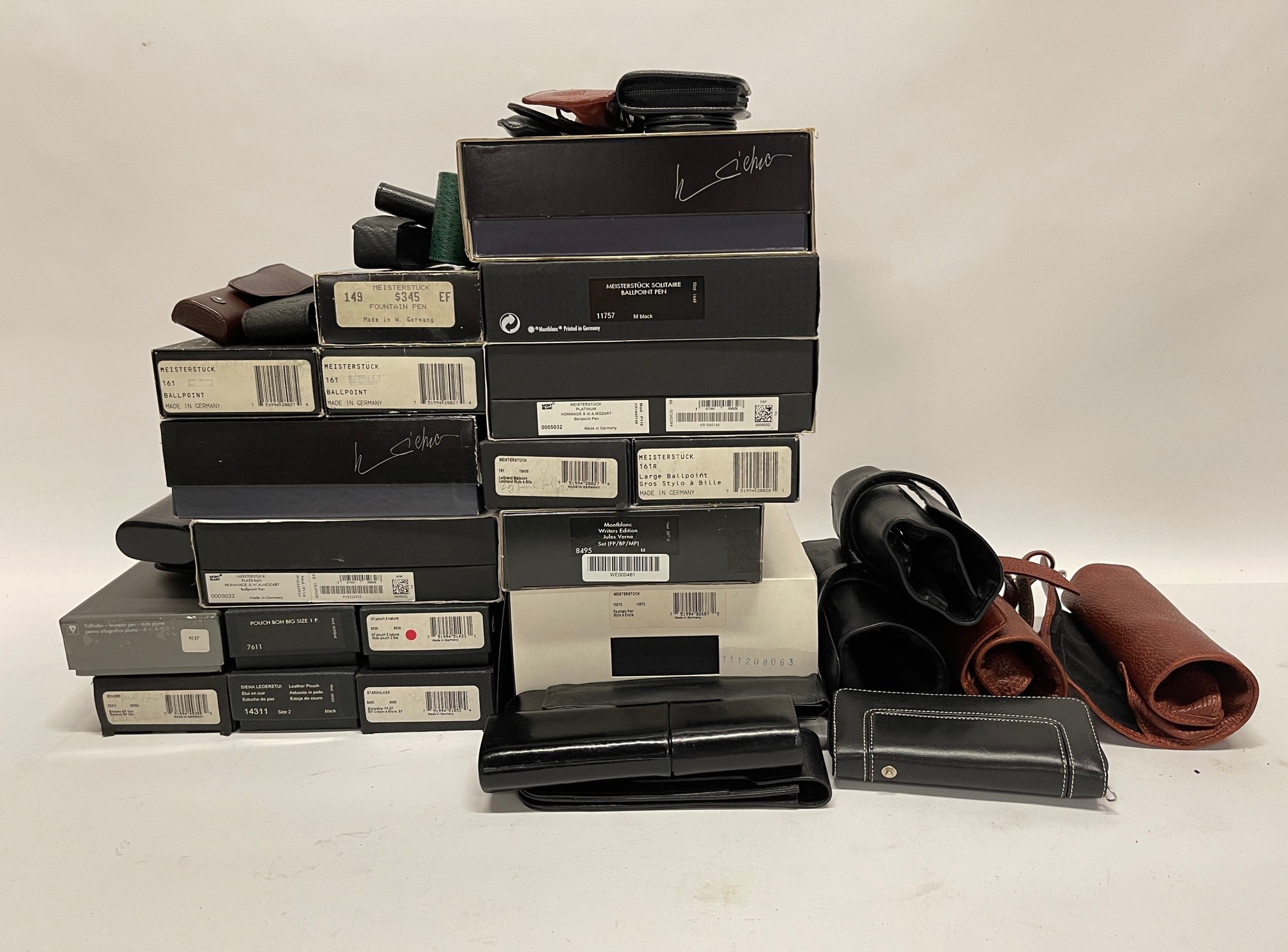 GROUP OF MONT BLANC PEN BOXES AND 352f6a